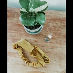 Cute AE mustard headband free***⬇️